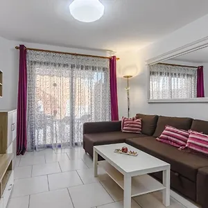 https://playa-las-vistas-royal.tenerifehoteles.net